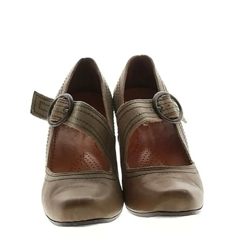 John Fluevog Maryjane Heels Gray Beige Retro Buckle Square Toe Block Heel Wooden - Picture 2 of 13